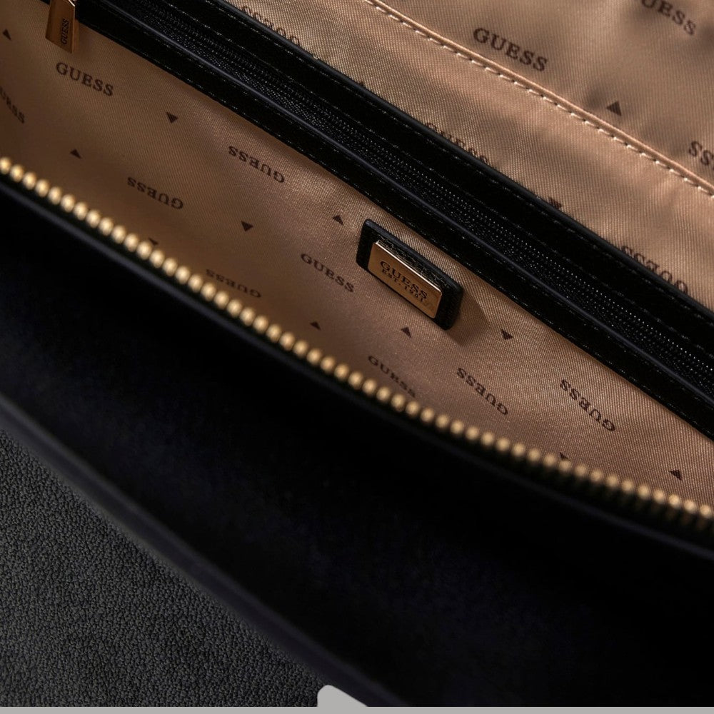 Interno della borsa tote nera Guess con fodera con logo e zip
