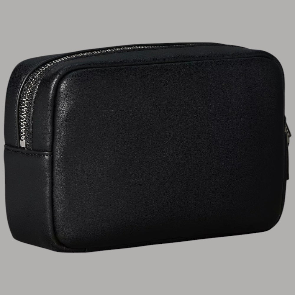 Pochette Calvin Klein nera con zip e profilo arrotondato