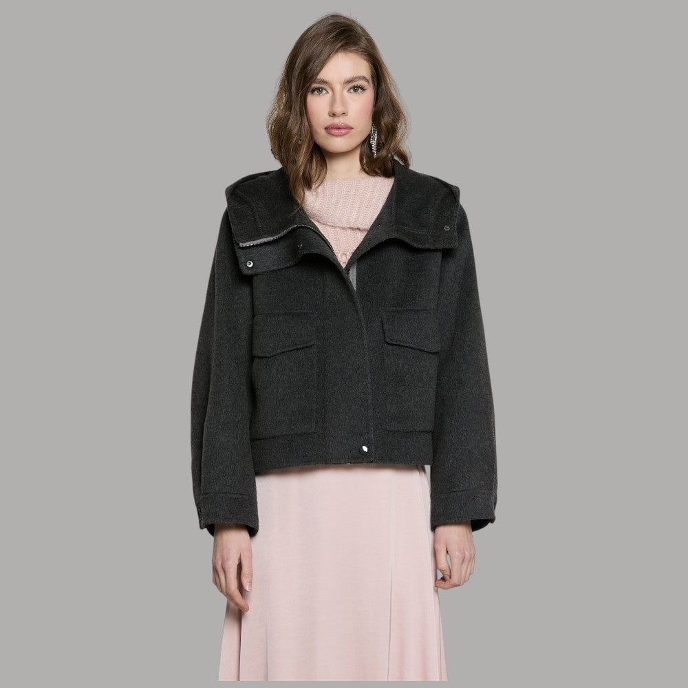Cappotto corto Relish Lovelysa con cappuccio, tasche a toppa, zip e bottoni automatici