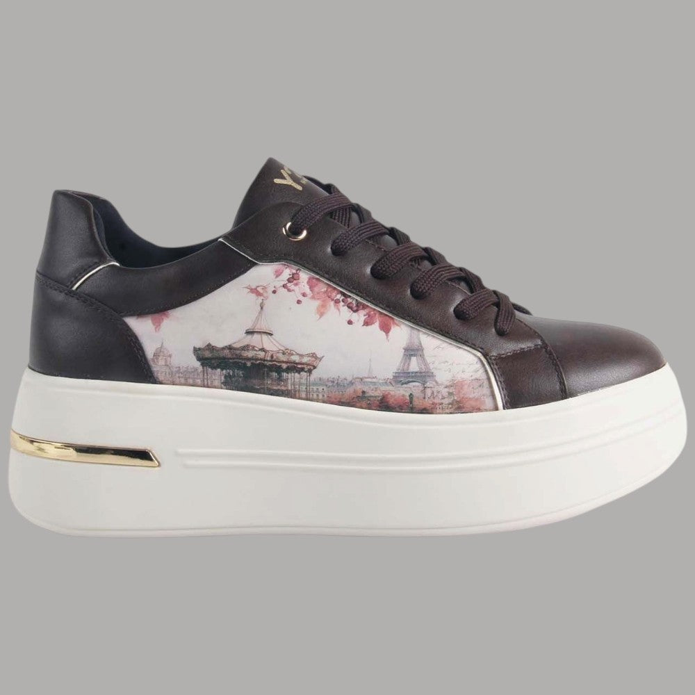 Sneakers da donna marroni con suola rialzata bianca e stampa laterale