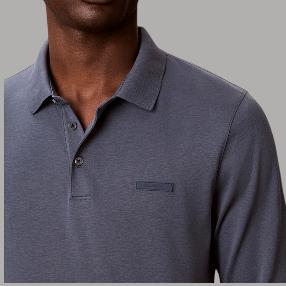 Calvin Klein maglia polo maniche lunghe grigia con logo sul petto