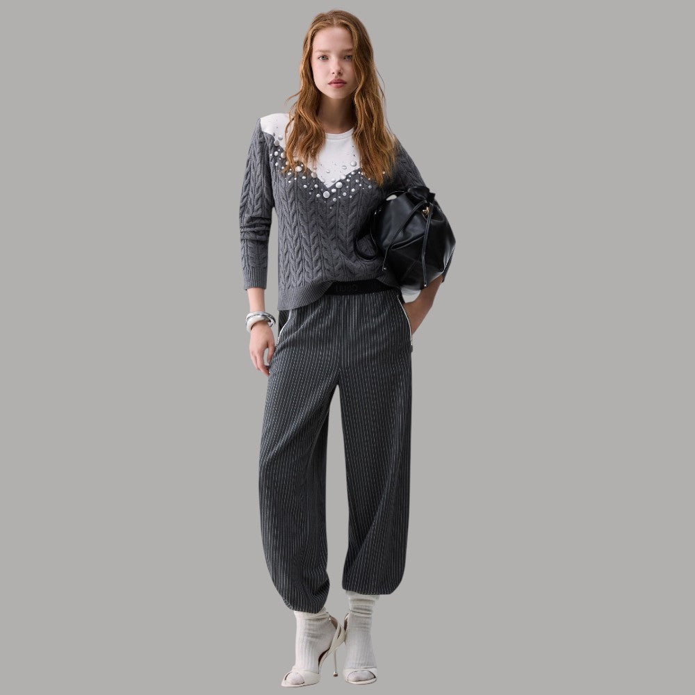 Maglione a trecce grigio Liu Jo con sprone bianco e dettagli applicati sul davanti