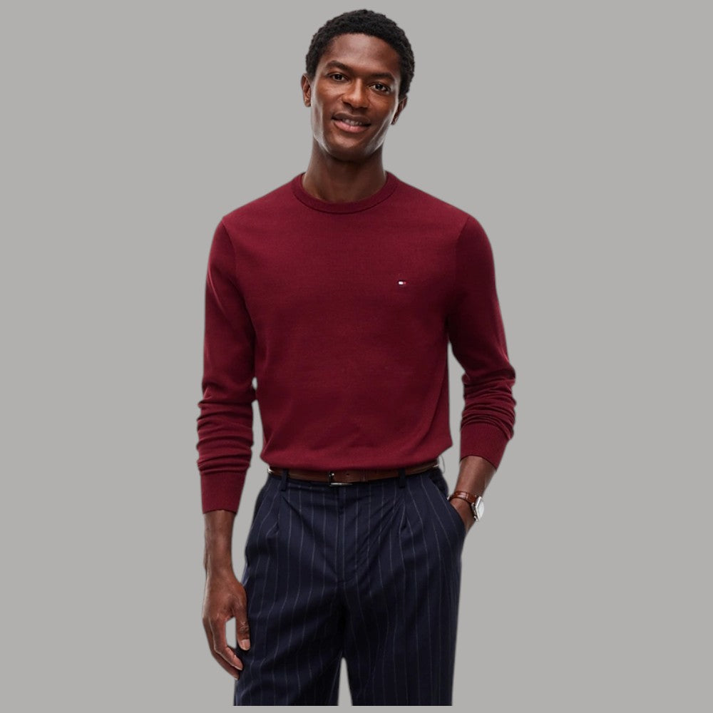 Maglione pullover girocollo in cotone bordeaux con logo Tommy Hilfiger sul petto