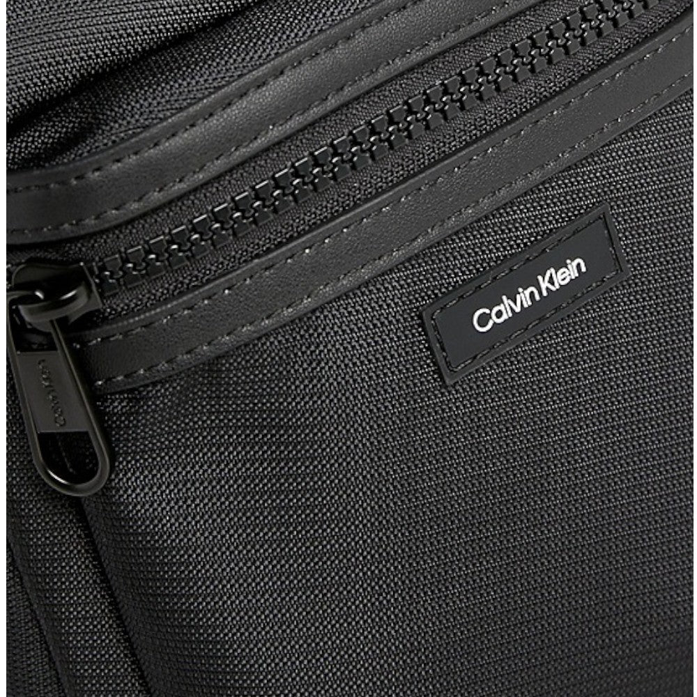Calvin Klein tracolla piccola nera in tessuto K50K511639 - Prodotti di Classe