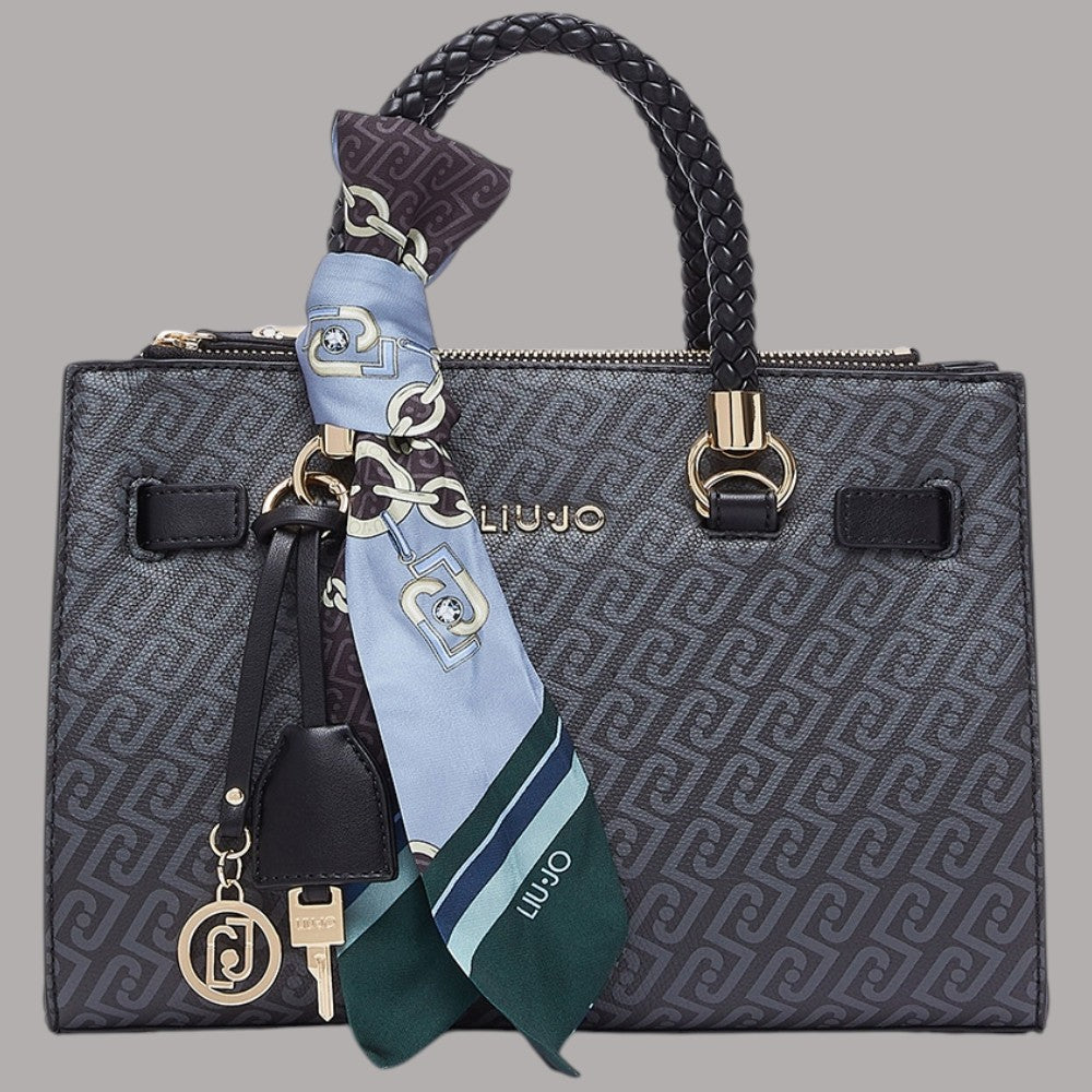 Borsa a mano con motivo monogram, manici intrecciati neri, foulard azzurro e charm