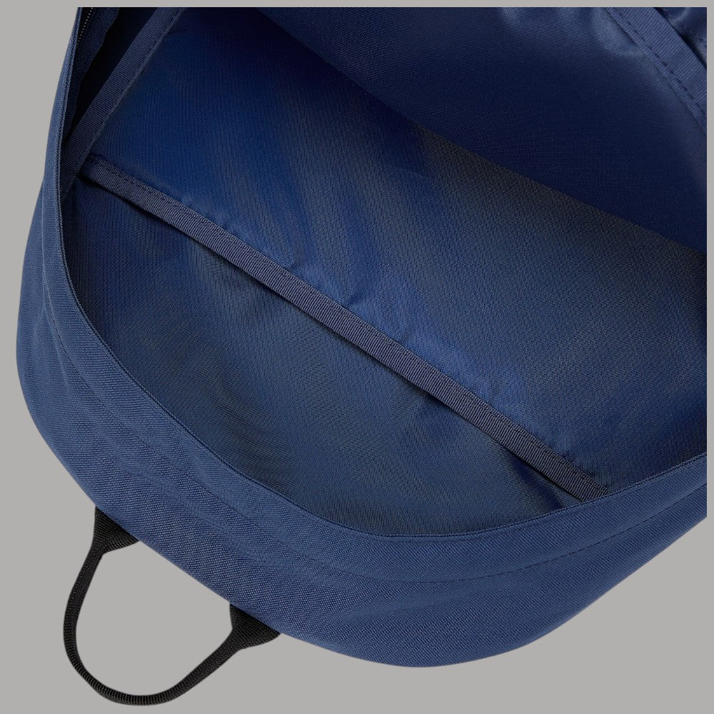 Zaino Timberland backpack da 22 litri blu navy con tasca interna e dettagli riflettenti