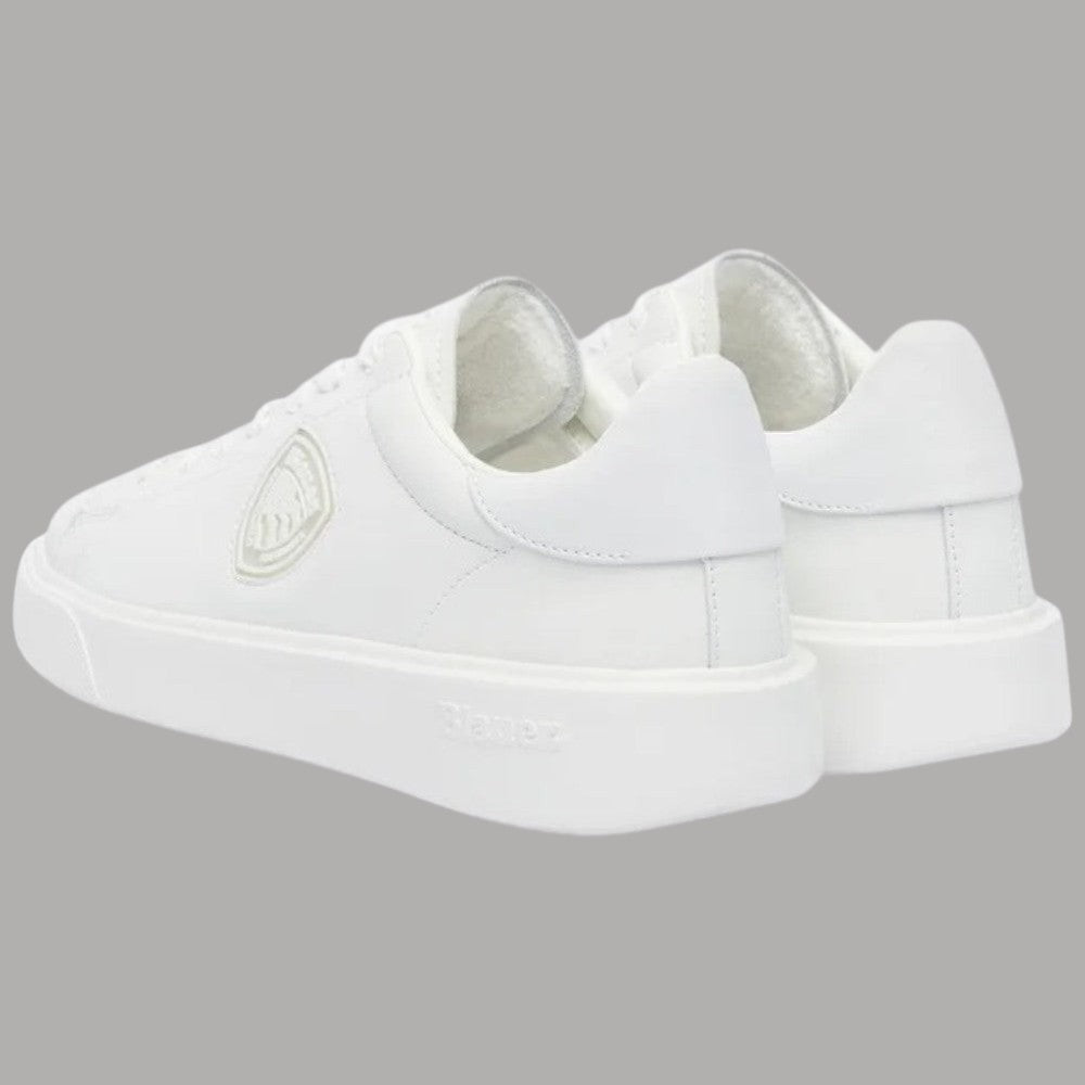 Sneakers basse in pelle bianca, vista posteriore con tallone imbottito