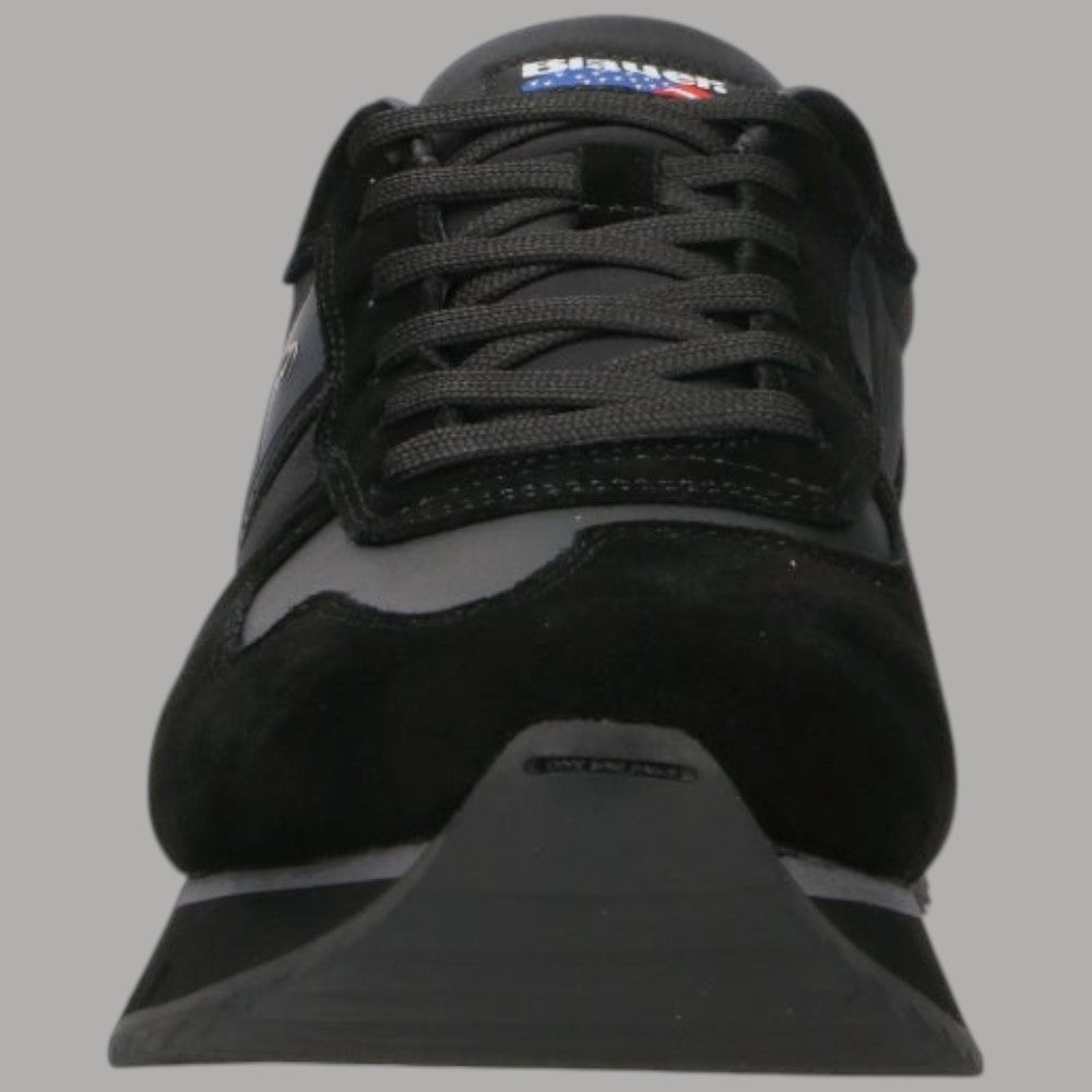Sneakers nere in scamosciato con lacci, puntale sagomato e suola spessa