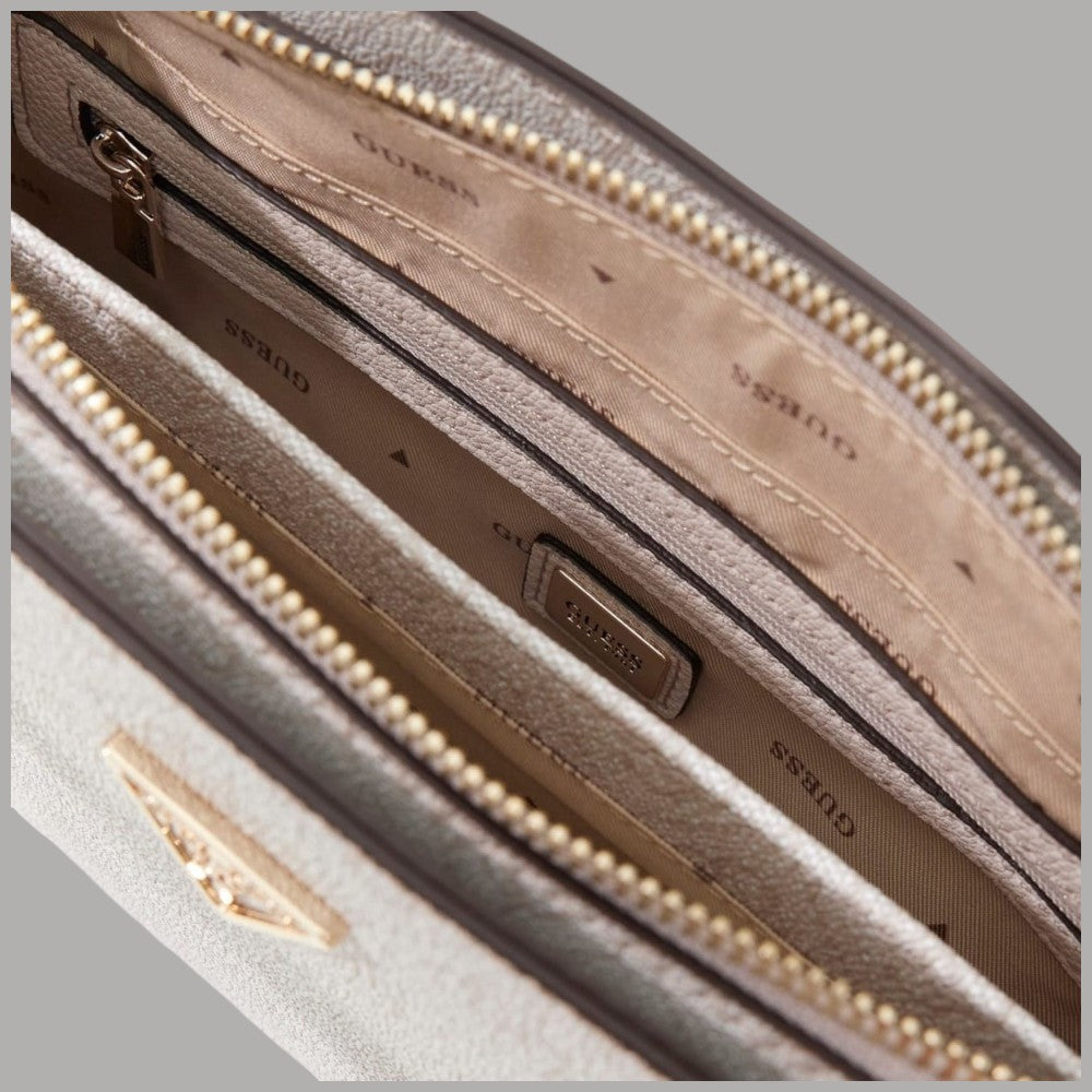 Borsa Guess similpelle, interno con scomparti e fodera crema, zip e tasca