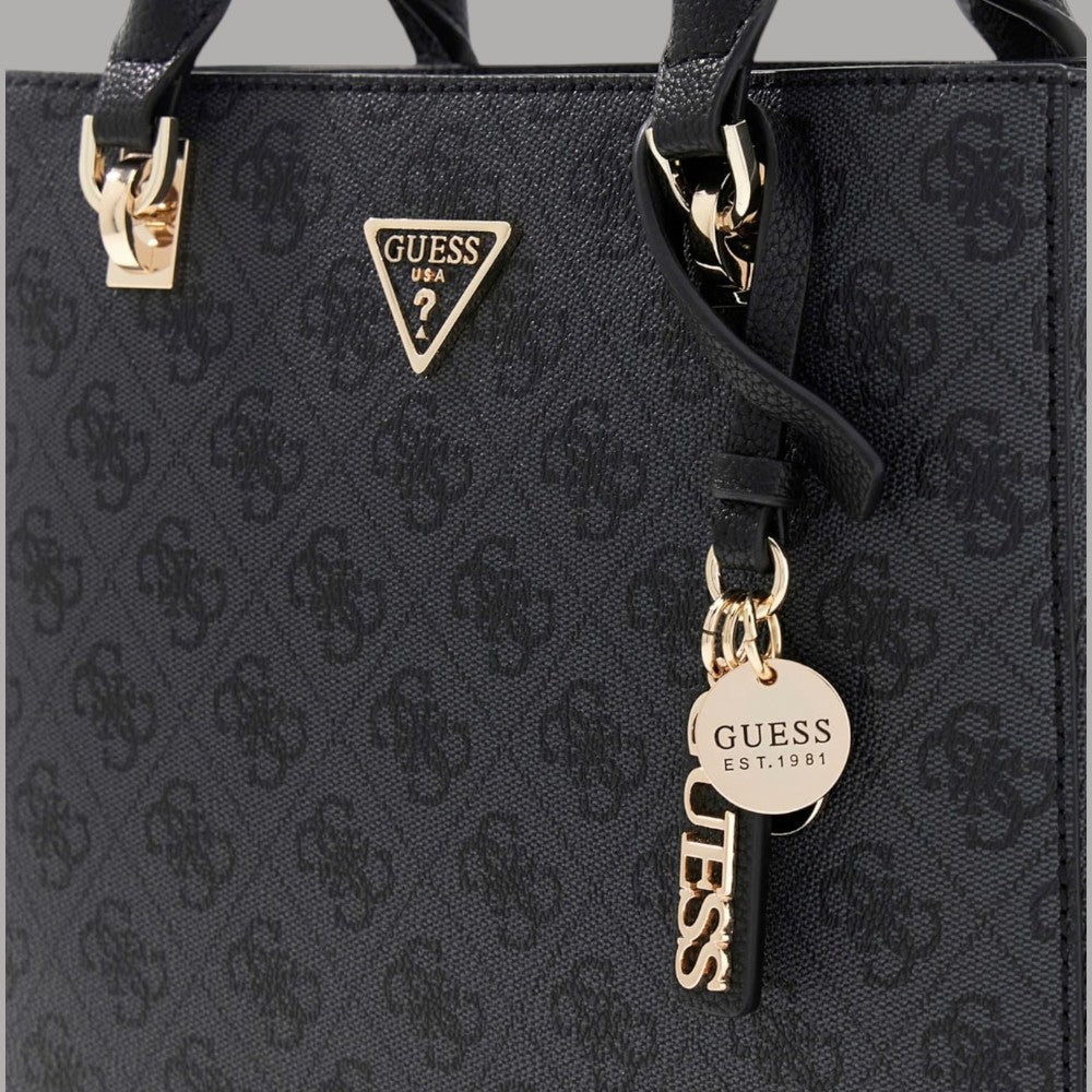 Borsa Guess similpelle nera con logo triangolare e portachiavi 'GUESS' a catena