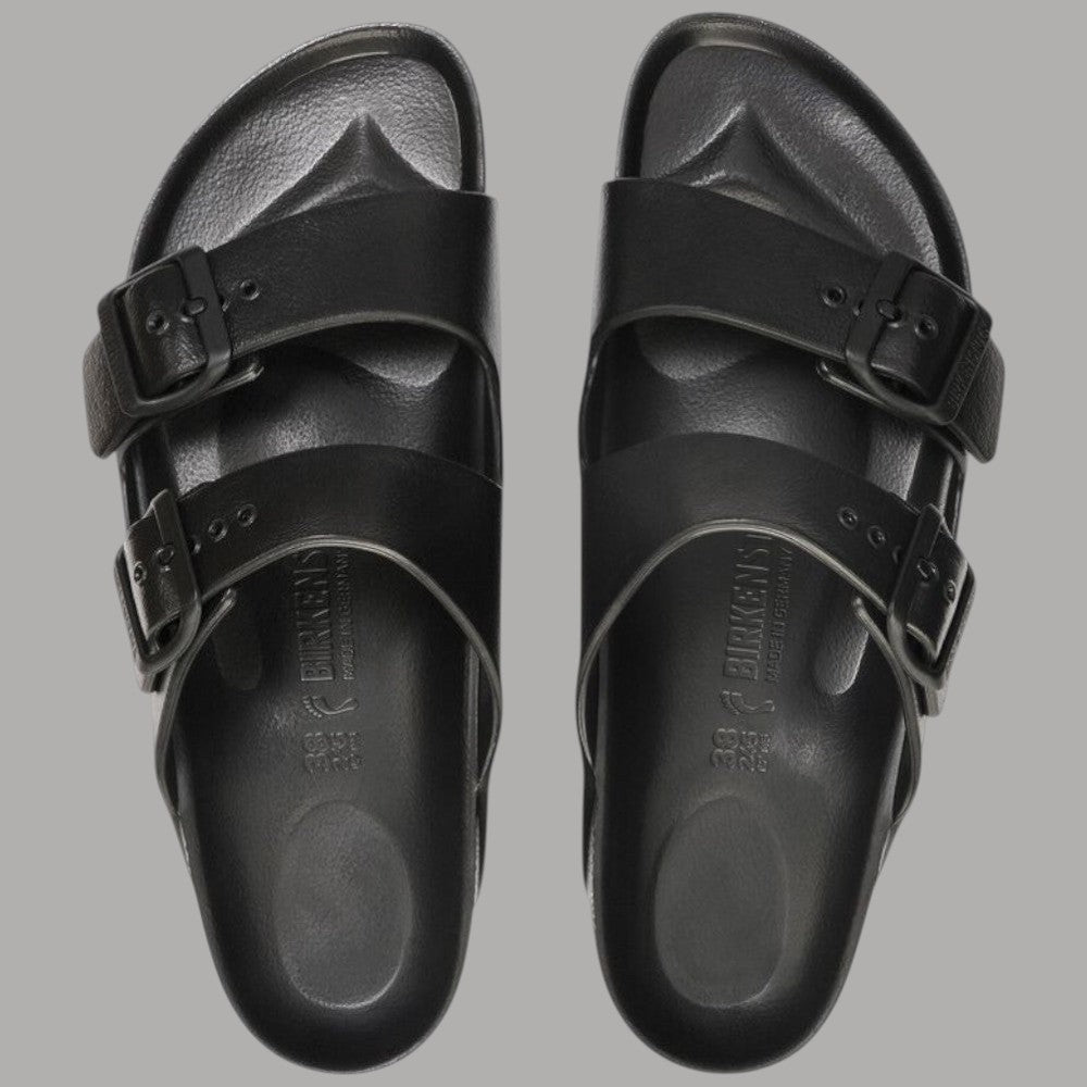 Ciabatte Birkenstock Arizona nere con due fibbie sui cinturini frontali, punta aperta