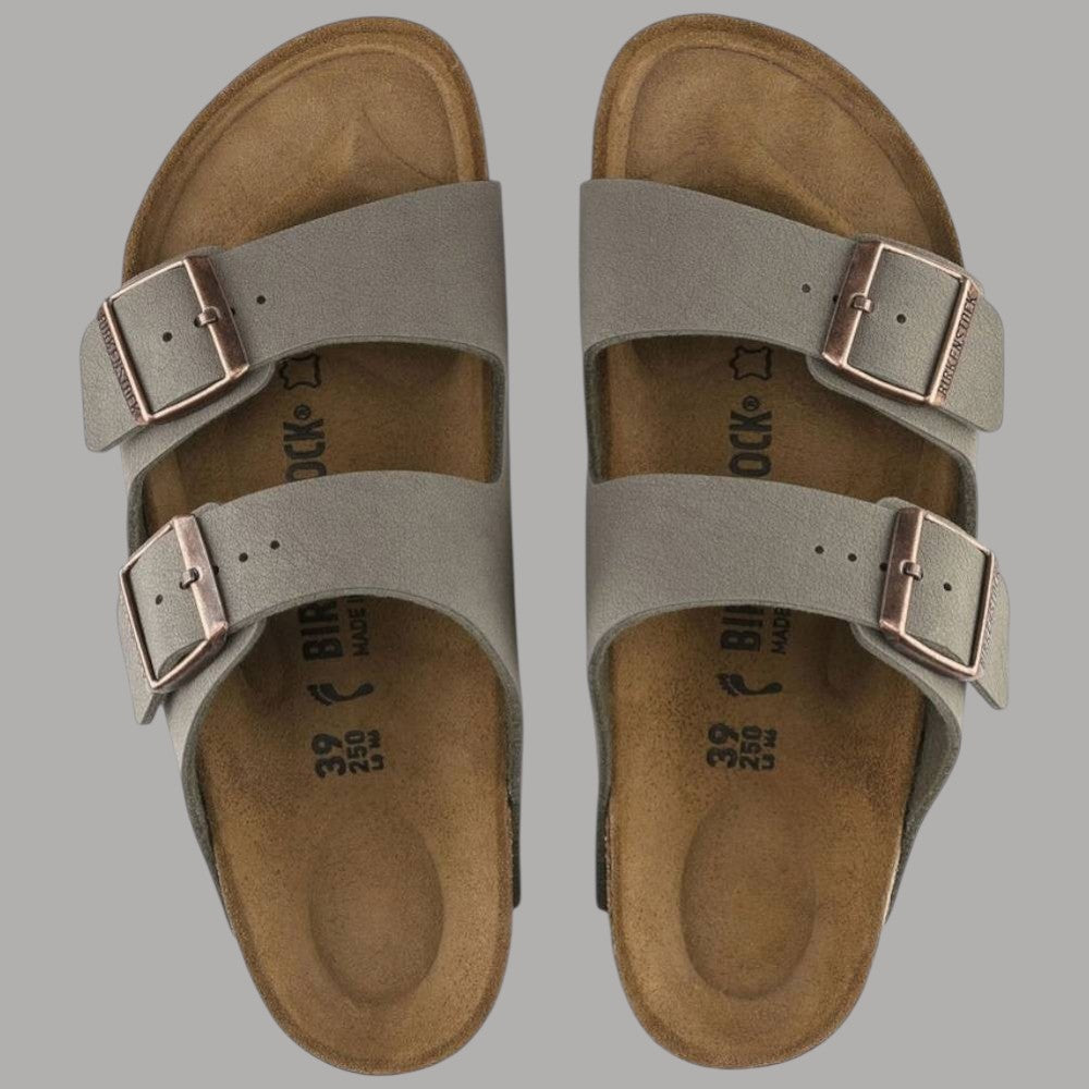 Ciabatte Birkenstock Arizona grigie con due cinturini e fibbie in metallo