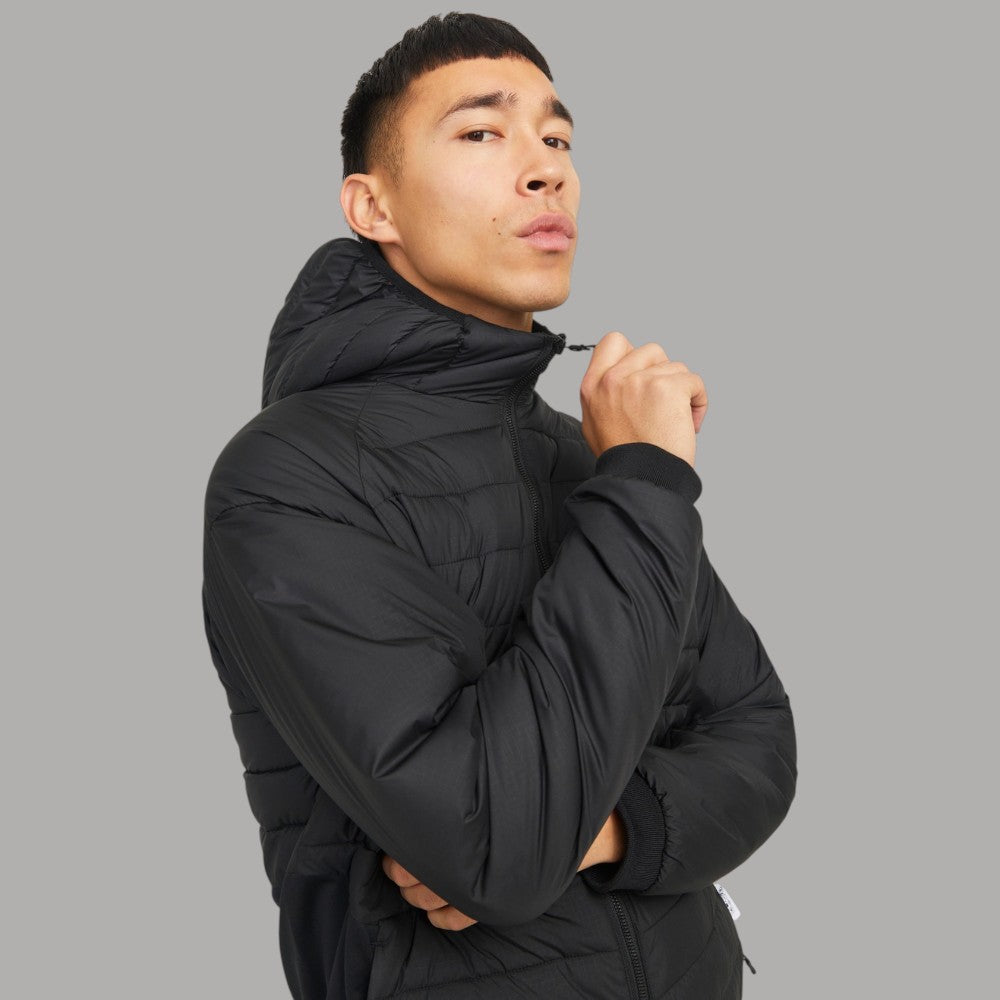 Giacca Uomo Nera Trapuntata 100gr con Cappuccio Jack & Jones - Prodotti di Classe