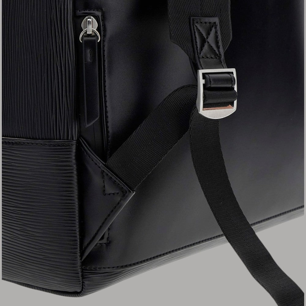 Guess Zaino da Uomo Milano in Similpelle con Charm e Logo Triangolo - Prodotti di Classe