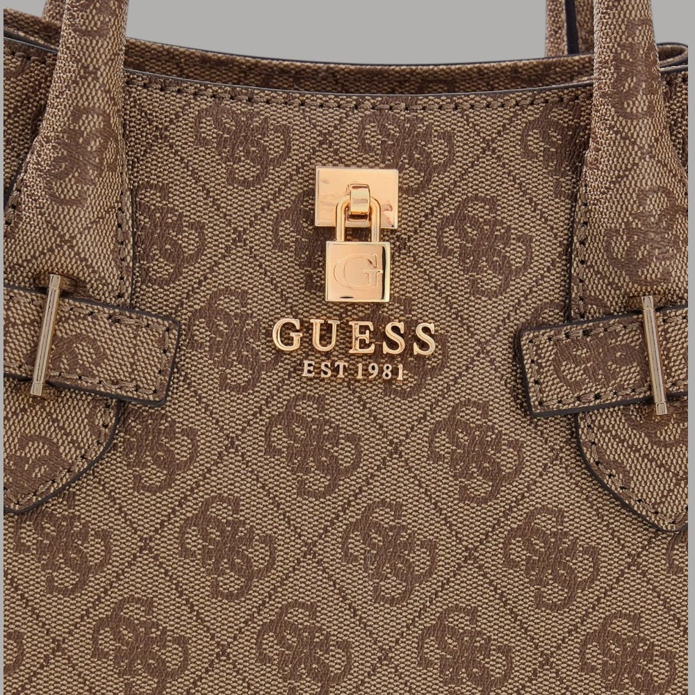 Guess borsa a mano Yesba latte con tracolla e logo dorato - Prodotti di Classe