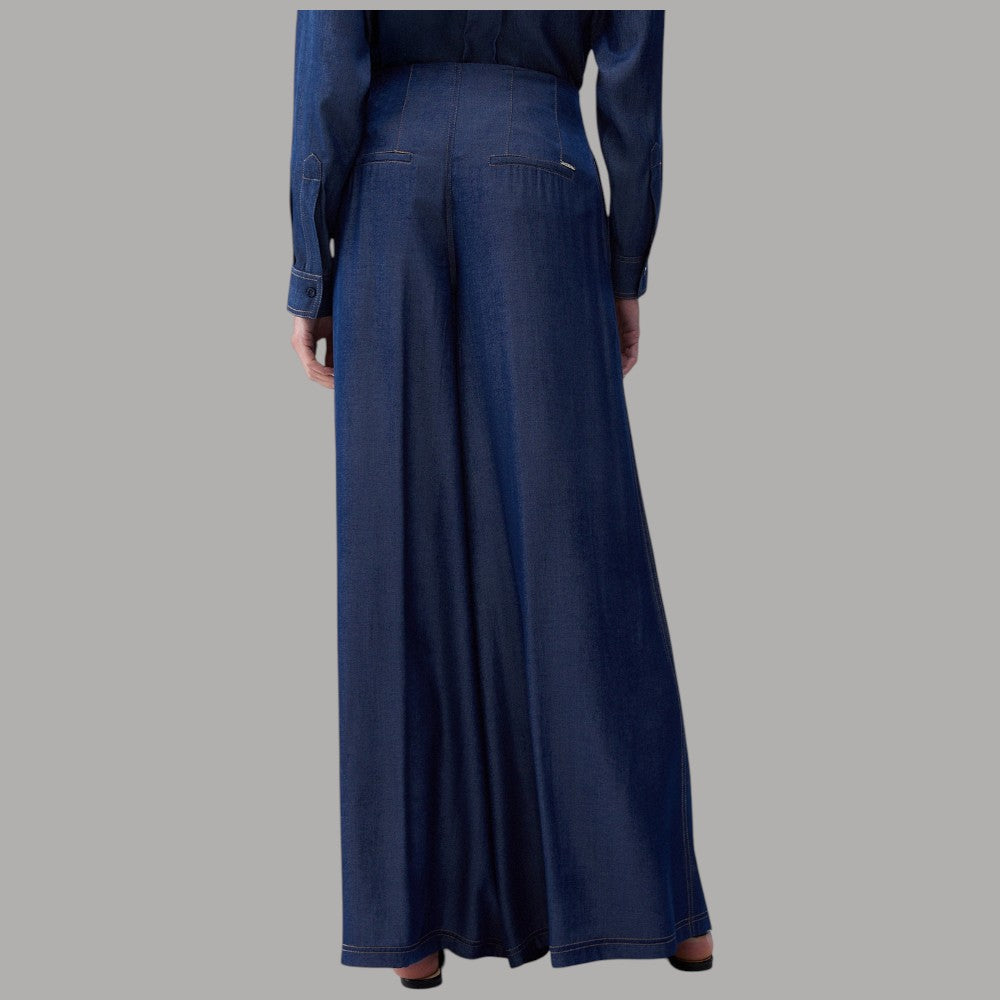 Liu Jo Jeans Super Flare: Eleganza e Comfort Effortless - Prodotti di Classe