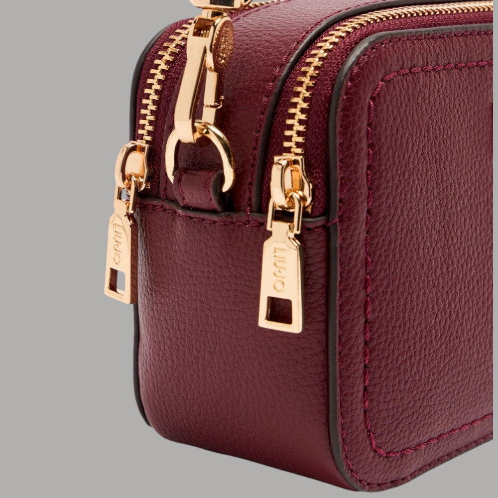 Liu Jo borsa piccola a tracolla, logo metallo, versatile ed elegante - Prodotti di Classe