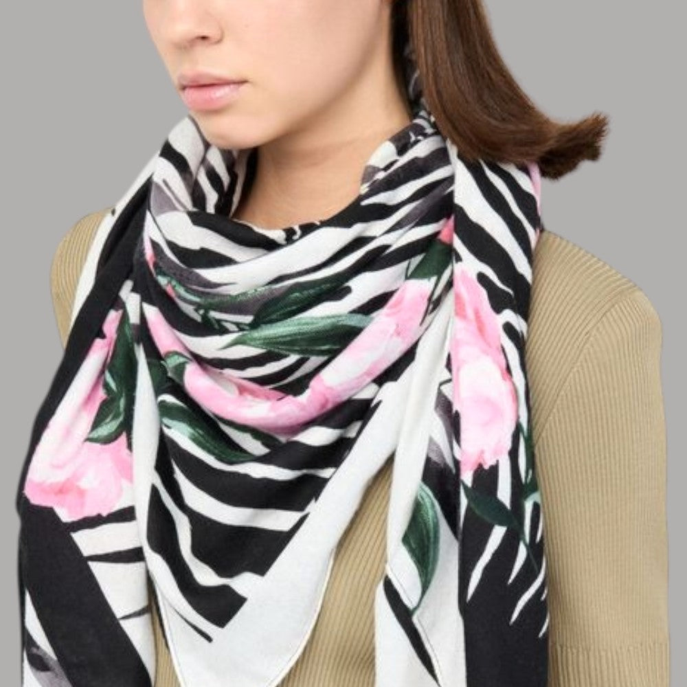 Liu Jo foulard nero floro zebrato 120X120 2F5075T0300 - Prodotti di Classe