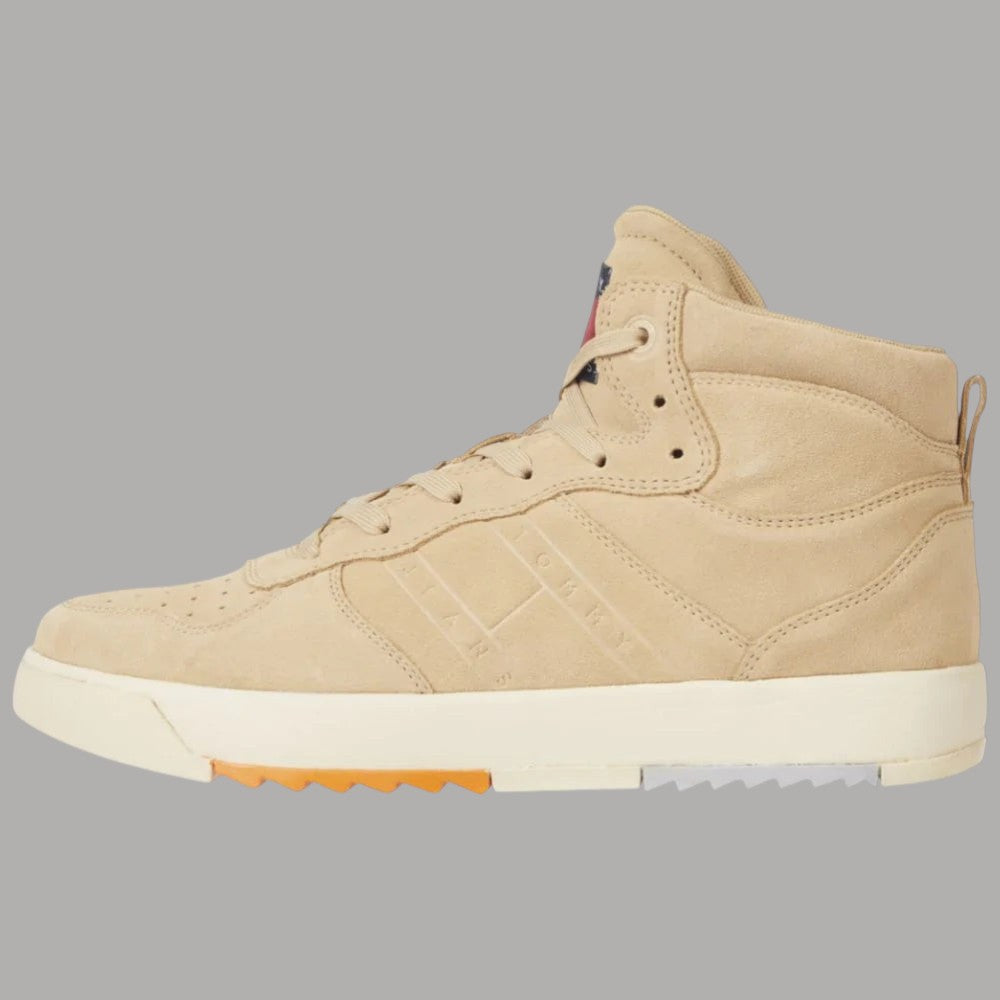 Sneakers alte in pelle scamosciata beige con lacci e suola bianca