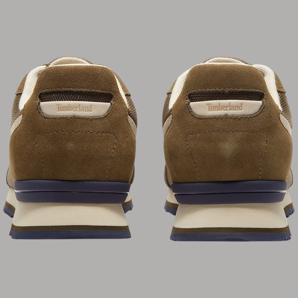 Sneaker Timberland con tomaia in camoscio marrone e inserti beige, suola blu