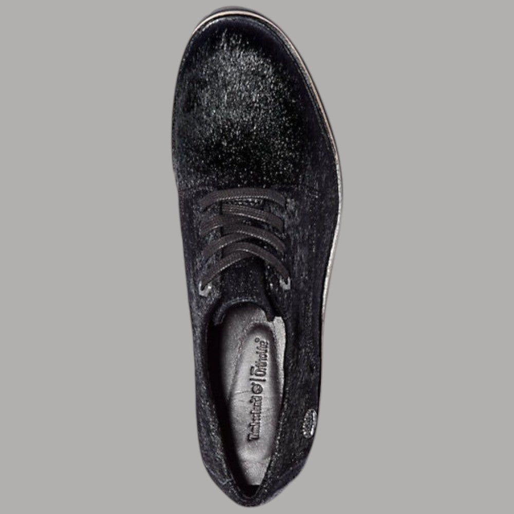 Scarpa oxford da donna in pelle nera con lacci e punta affusolata