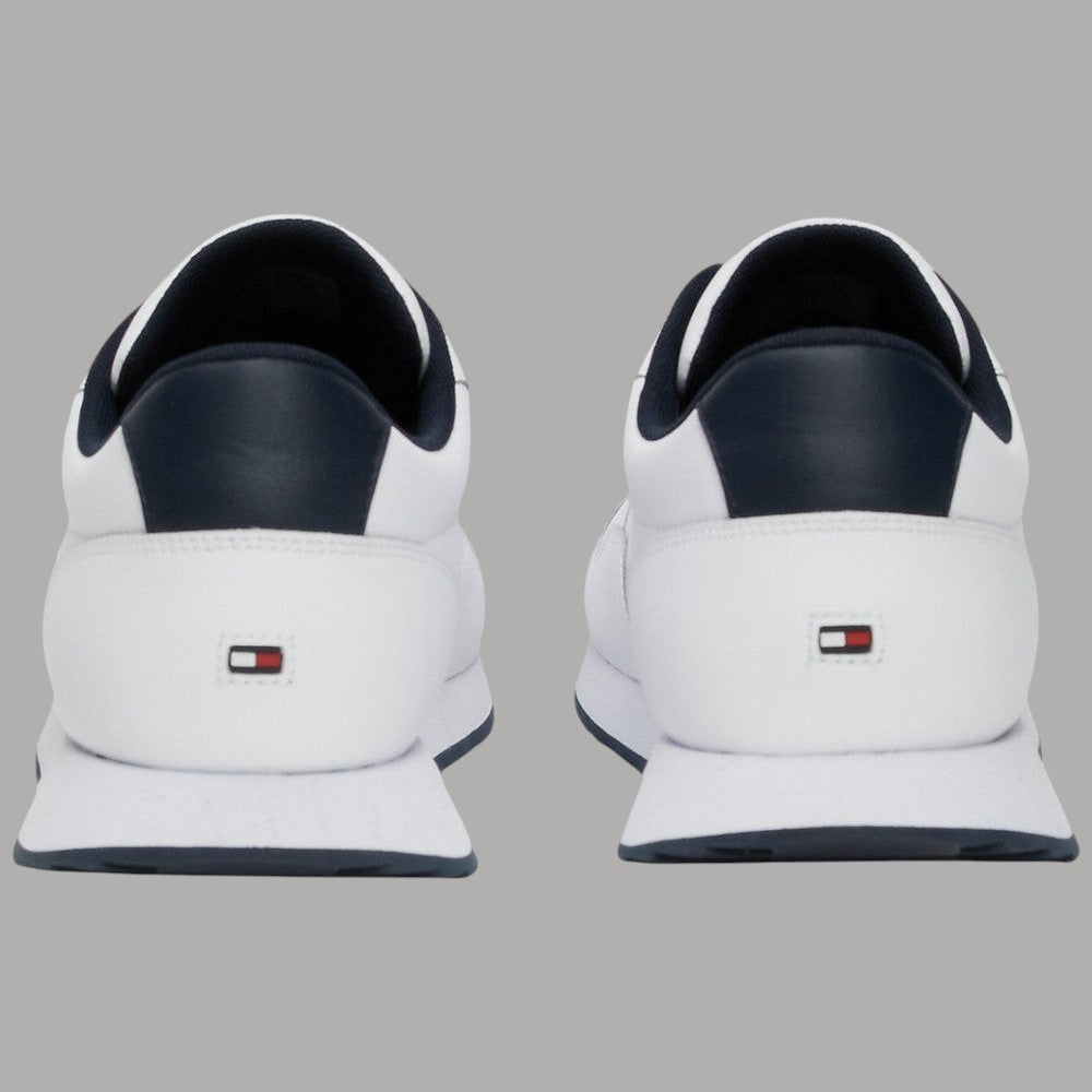 Sneakers Tommy Hilfiger bianche con tallone scuro e dettagli logati