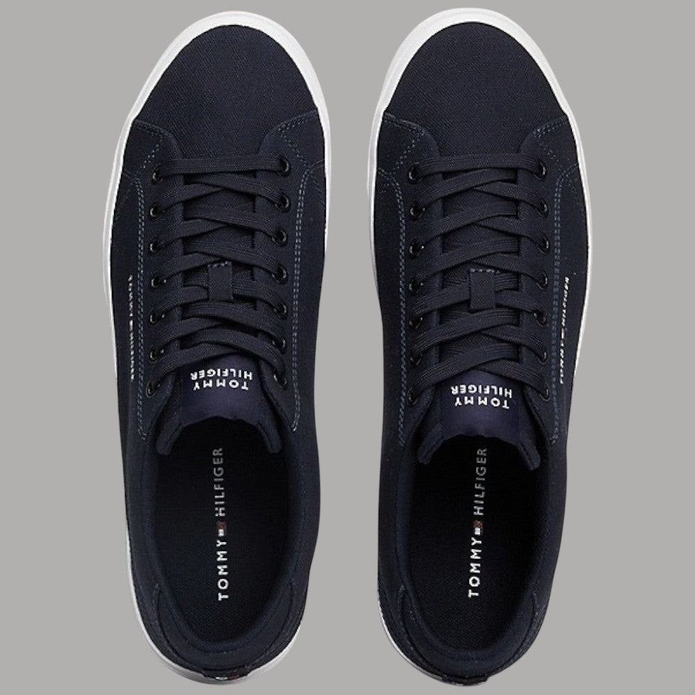 Sneaker Tommy Hilfiger Vulc Low blu scuro, tomaia con linguetta imbottita e logo interno
