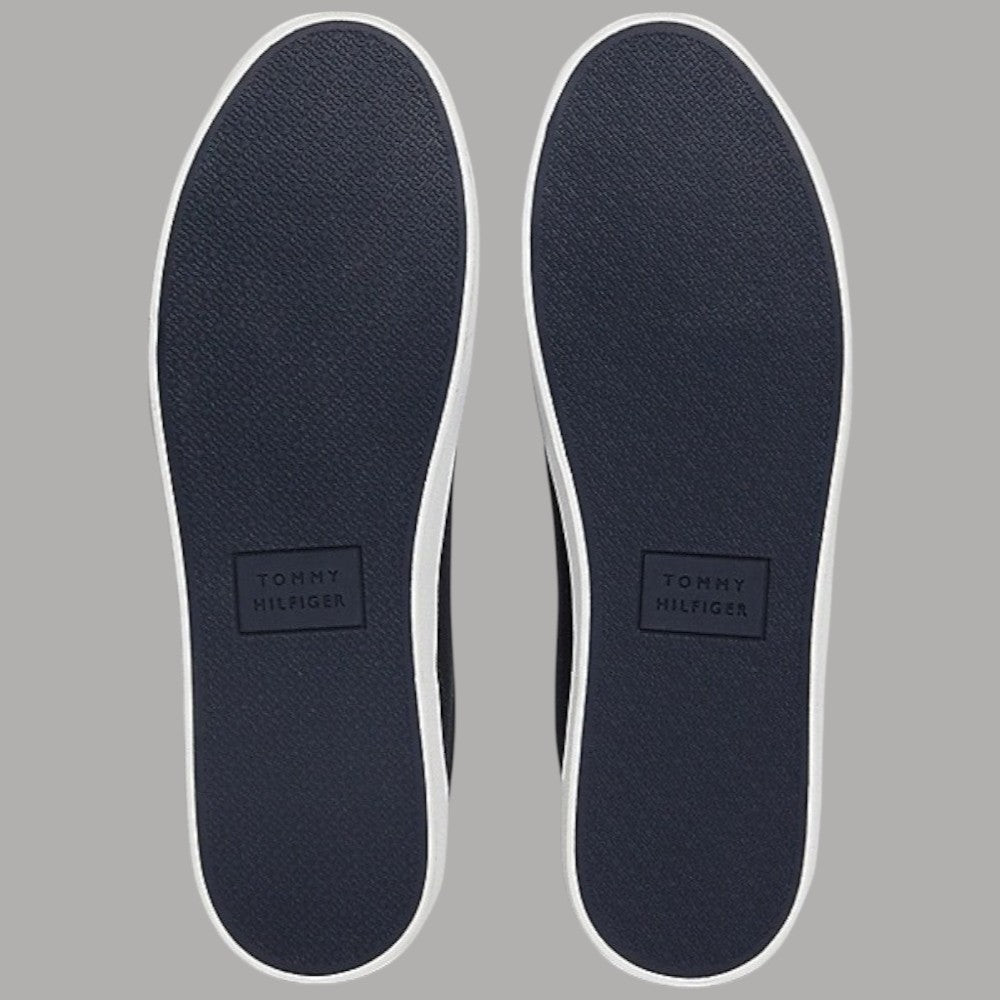 Suole sneaker Tommy Hilfiger Vulc Low blu scuro con etichetta