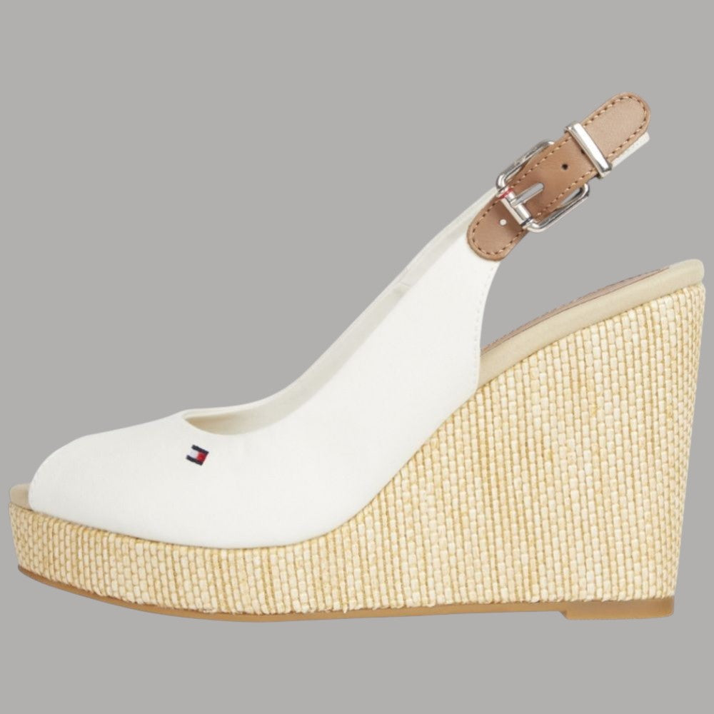 Scarpa con zeppa bianca, suola intrecciata beige e cinturino regolabile con fibbia