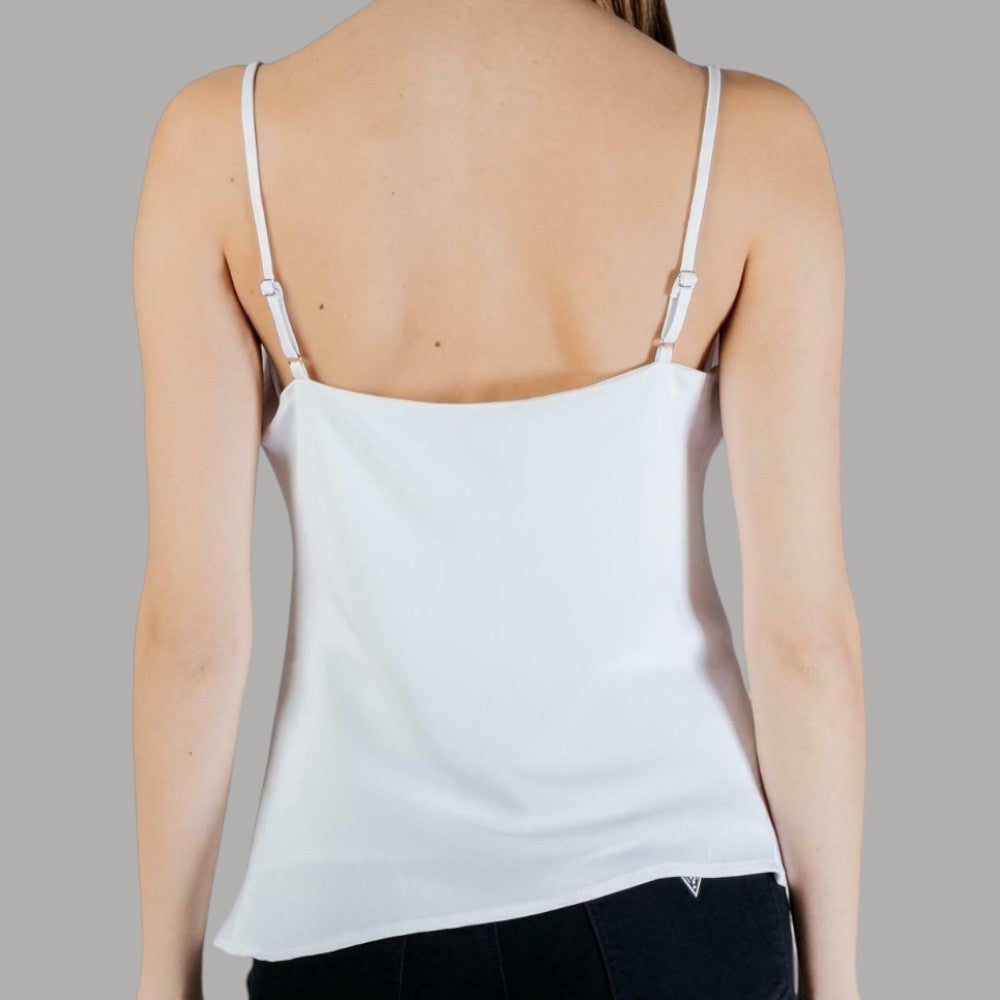 Top Guess Caroline Bianco Scollo V con Logo Gioiello Argentato - Prodotti di Classe