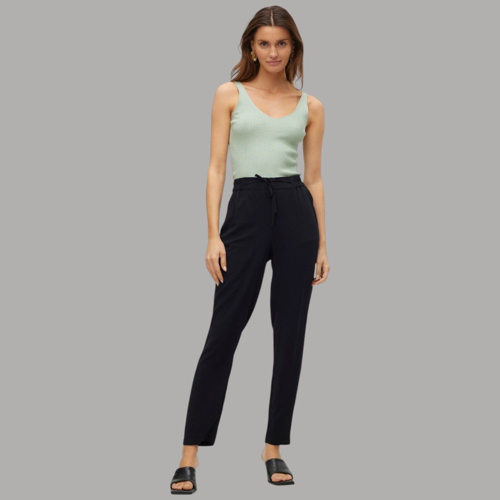 Pantaloni in viscosa neri con vita elasticizzata e coulisse, taglio affusolato