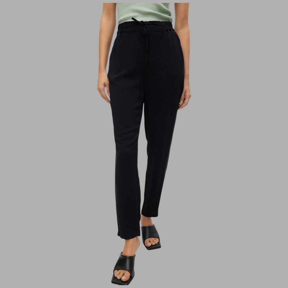 Pantaloni in viscosa neri con vita elasticizzata e coulisse, gamba leggermente affusolata