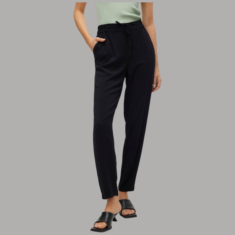 Pantaloni in viscosa neri con vita elasticizzata e coulisse, gamba affusolata