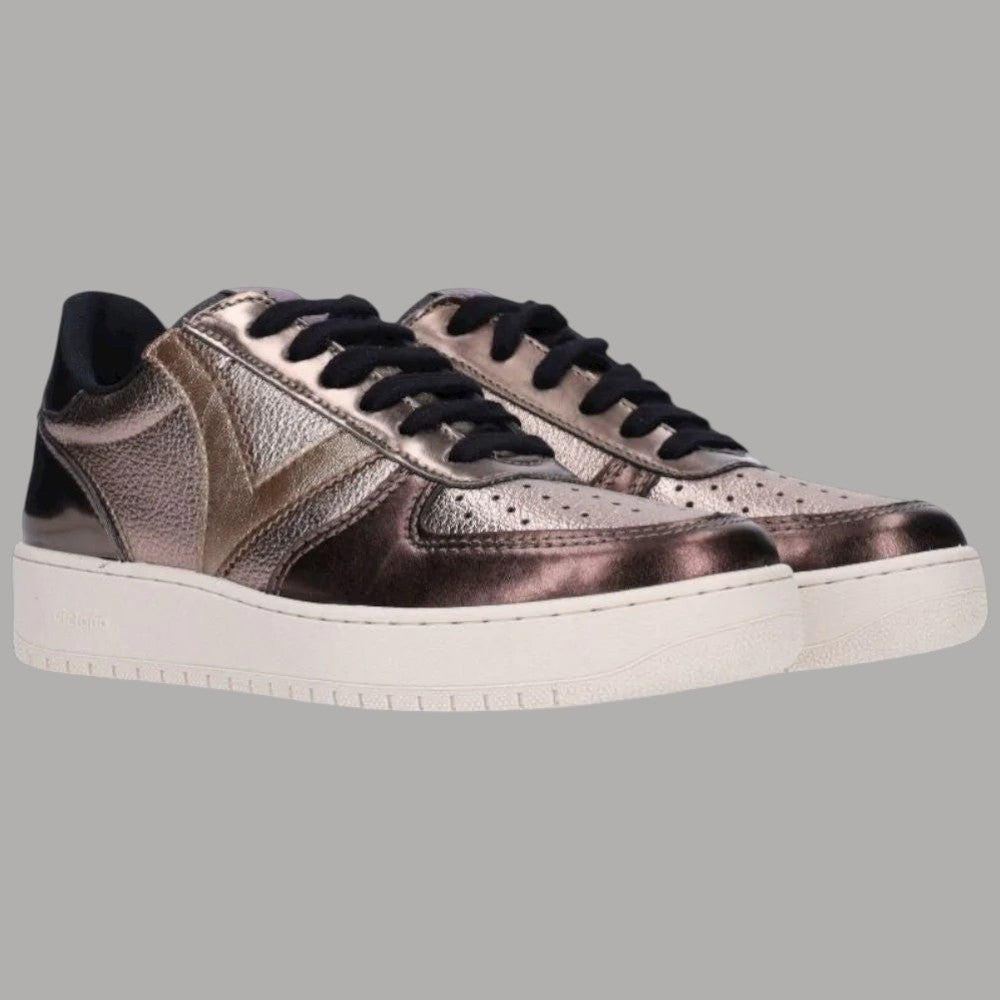 Sneaker donna in similpelle bronzo metallizzato, lacci neri, suola bianca