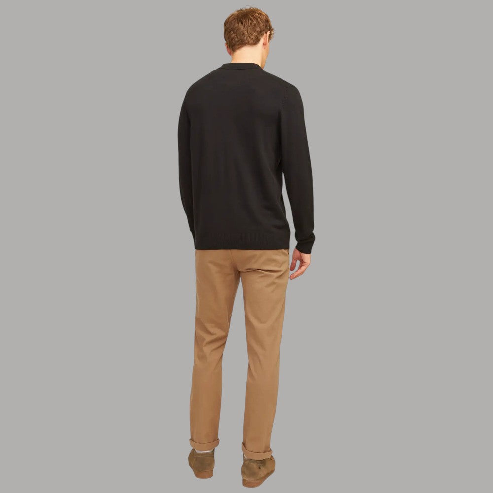 Pantaloni chino slim cammello, vista posteriore con cuciture e tasche