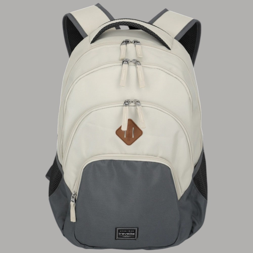 Zaino bianco con base grigio scuro, tasca frontale con zip e toppa marrone
