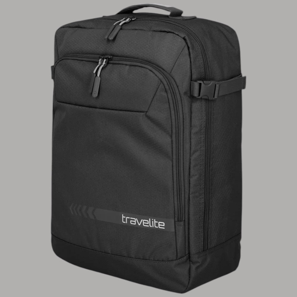 Zaino Travelite nero con fibbia laterale, zip frontale e logo travelite