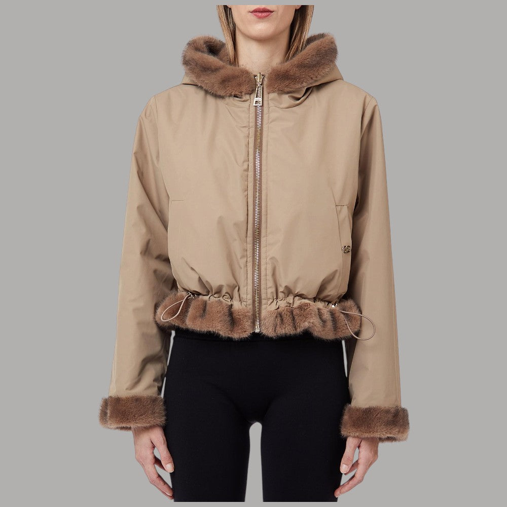 Giubbotto Liu Jo reversibile beige, con cappuccio bordato in teddy e coulisse in vita
