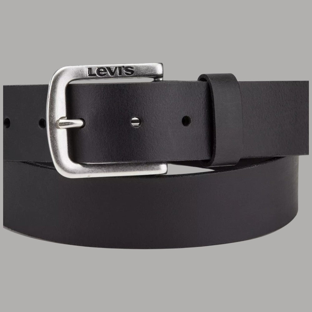Cintura Levi's in pelle nera con fibbia rettangolare e ardiglione cromato