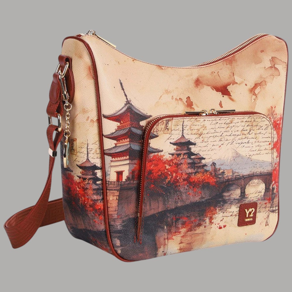 YNot shoulder bag stampa città con dettagli in rilievo e tracolla rossa