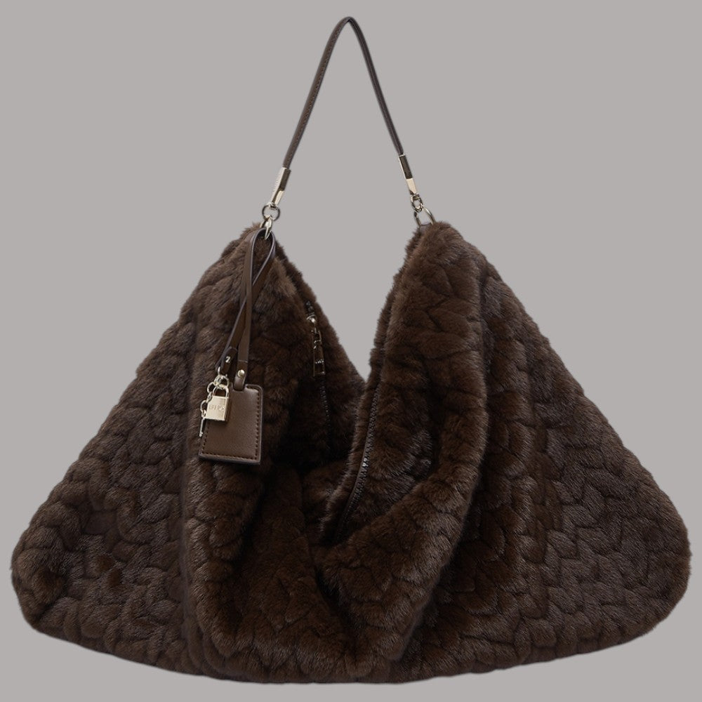 Borsa hobo grande Liu Jo in morbida eco pelliccia marrone con dettagli metallici