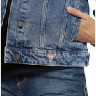Guess Jeans giubbino jeans oversize trucker W4YN56D5CC3M3DW Giubbini Guess Jeans