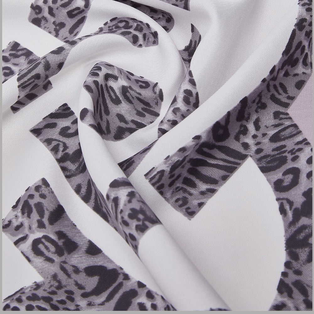 Foulard Liu Jo chiaro con motivi animalier grigi e neri