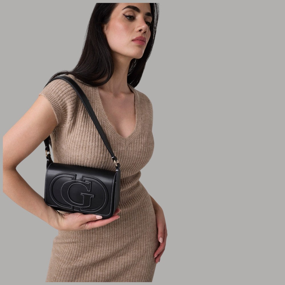 Borsa a spalla Guess Ruby nera con patta e tracolla a catena