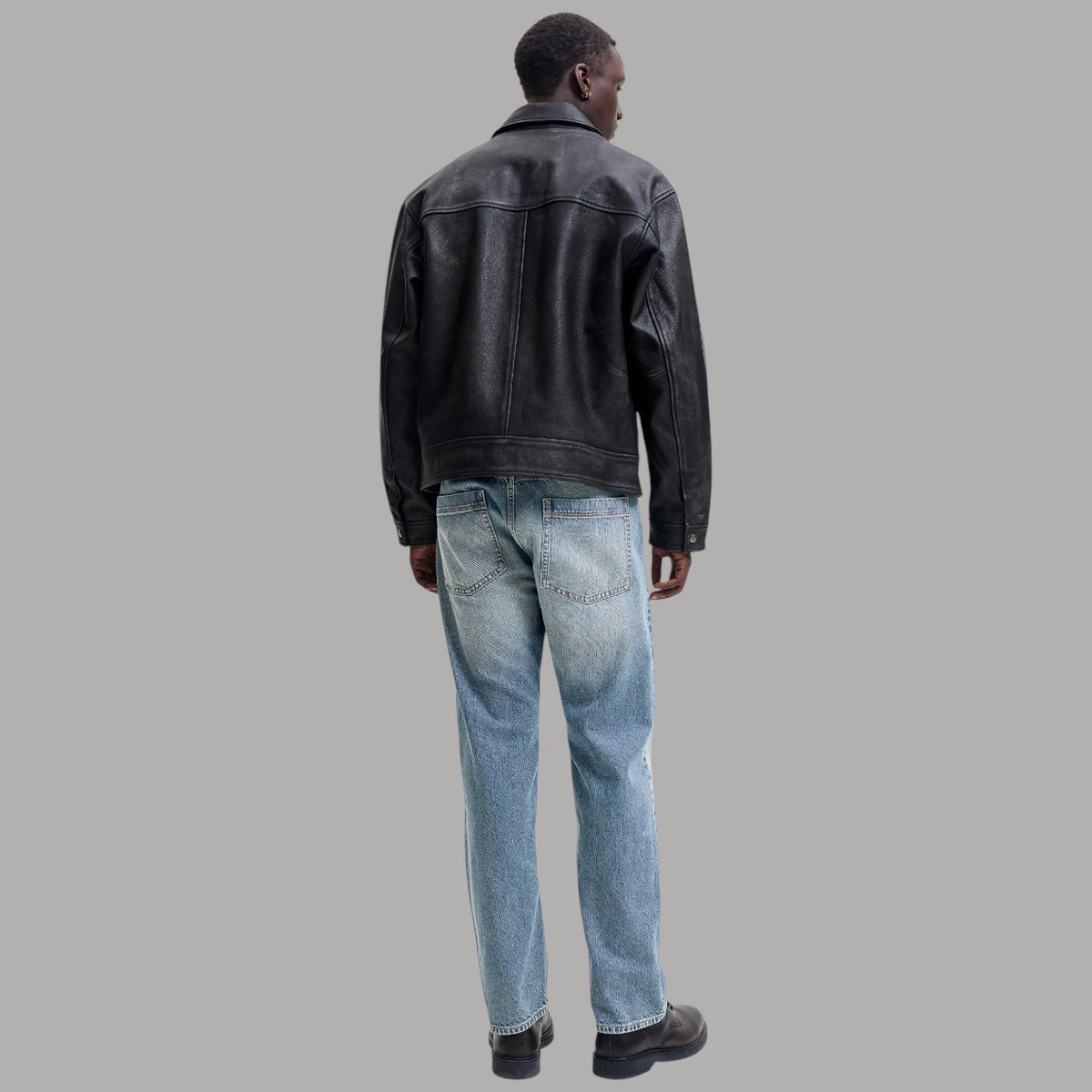 Jack & Jones Jeans uomo relax fit chiaro con texture e dettaglio cucitura retro vista laterale