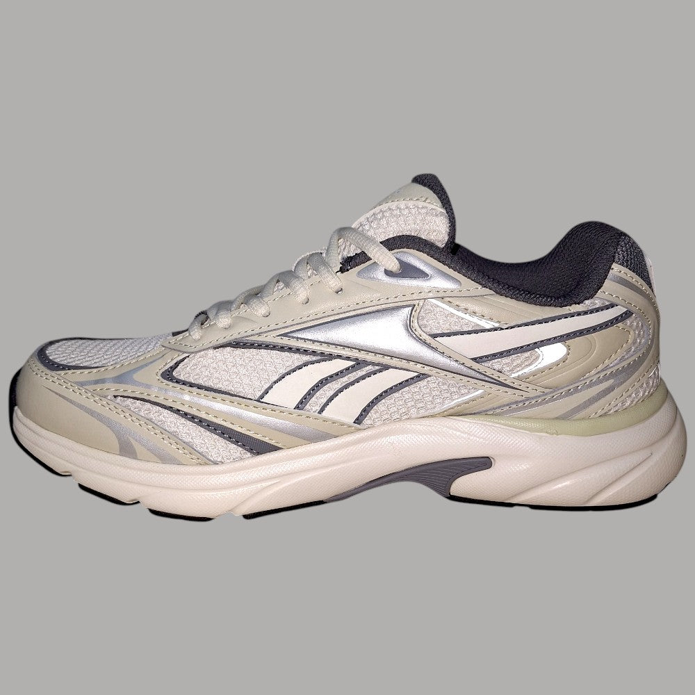 Reebok sneakers uomo in bianco con dettagli neri e argento, texture mesh e plastica