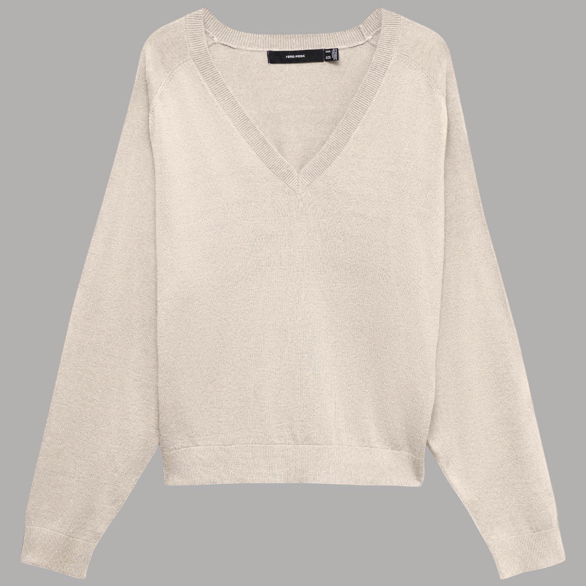 Pullover Vero Moda Holly Karis con scollo a V e polsini a coste, beige.