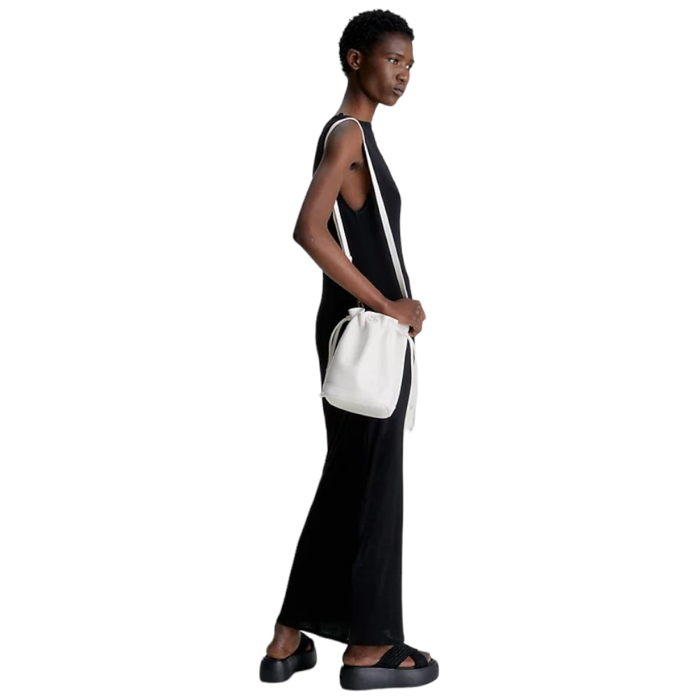 Calvin Klein borsa secchiello bianca K60K610450 - Prodotti di Classe