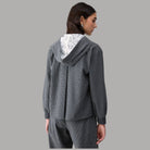 Liu Jo Felpa con cappuccio in pizzo nero con dettagli a righe e interno in pizzo bianco