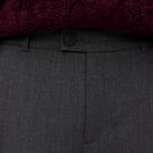 Vero Moda Texas straight pant in grigio con cuciture fine e tasche frontali